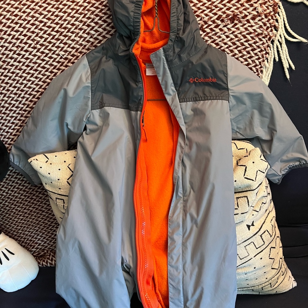 Like New Columbia Snowsuit 6-12 months